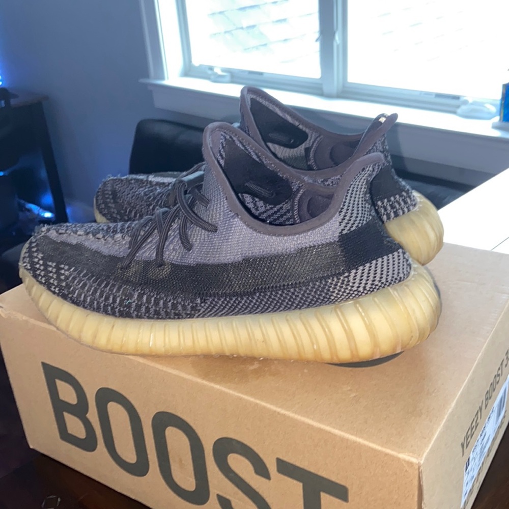 Yeezy 350 carbons for trade or sell